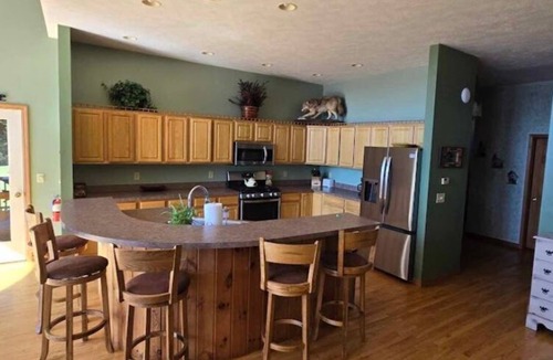 Town of Webb Ski Chalet | Lakeview Chalet @ Beachfront Eagle Bay Village