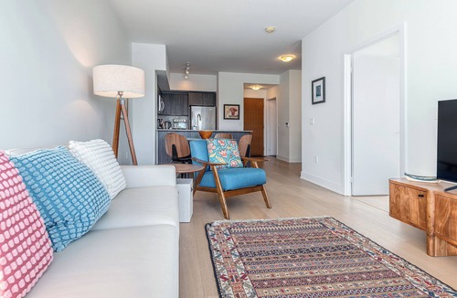 Humber Bay Shores Condo | Lakeview Condo in New Luxury Building Free Parking