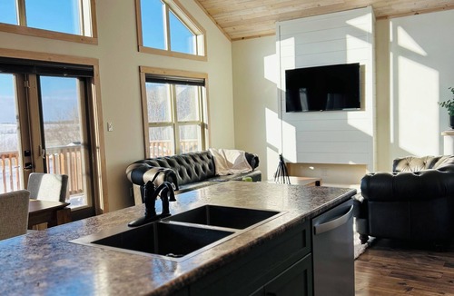 Erickson Cabin | Lakeview Cottage Minutes from Clear Lake