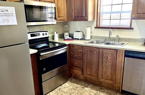 Kirby Cottage | Lakeview cottage on Lake Greeson with private hot tub!!