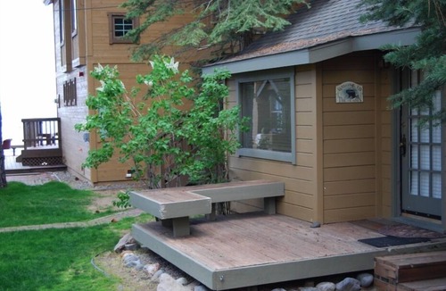 Coffeyville Cottage | Lakeview cottage-steps to beach -shared Lakefront deck! Dog ok