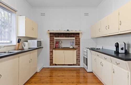 Toukley House | Lakeview Cottage Toukley