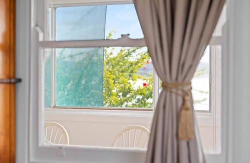 Toukley House | Lakeview Cottage Toukley