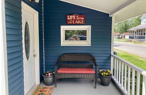 Rotterdam Junction House | Lakeview Cottage