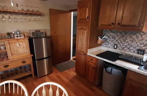 Peel Cottage | Lakeview Cottage