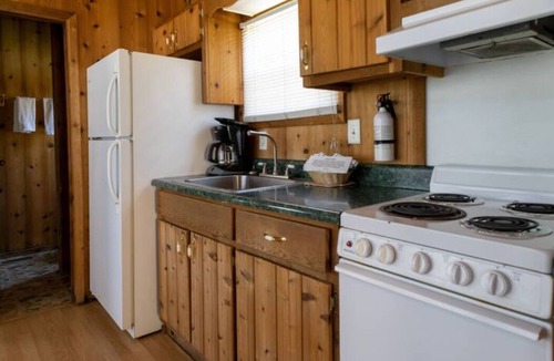 Cadiz Cottage | Lakeview Family Fort 94 - Dog Friendly