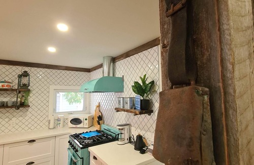 Washago Cottage | Lakeview Farmhouse Near Orillia, Lakes, Casino, Golf & Ski Resort