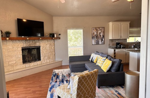 Belton House | Lakeview getaway perfect for reunions