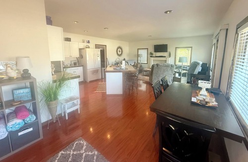 Davenport House | Lakeview Getaway, very close to Marina, Boating, Fishing & Wildlife Paradise!