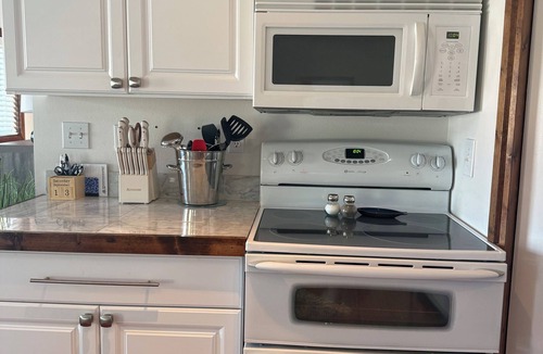 Davenport House | Lakeview Getaway, very close to Marina, Boating, Fishing & Wildlife Paradise!