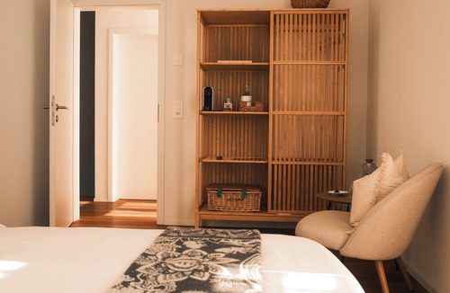 Chatillon Bed & Breakfast | Lakeview Guesthouse with Two Bedrooms & Private Bathroom