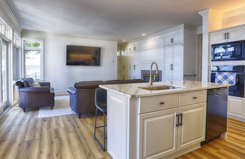 Canandaigua House | Lakeview Heaven - Canandaigua Lakefront Luxury Home