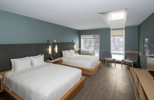 Hecla Island Hotel | Lakeview Hecla Resort
