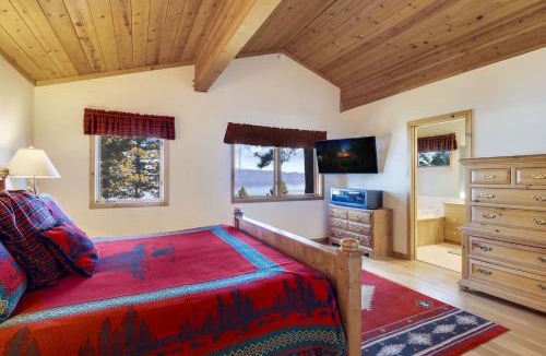 Ridgewood House | Lakeview Hideaway 3BDR for 8 w Private Hot Tub