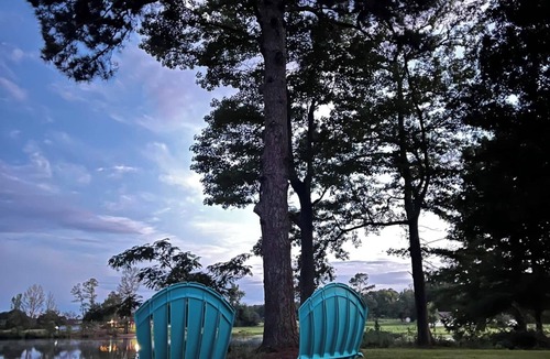 Bivins RV Rental | Lakeview hideaway waterfront camper