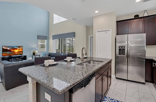 Kissimmee Cottage | Lakeview Home w/Private Pool & Free Water Park!