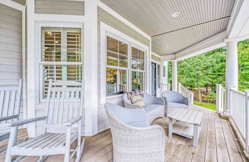 Glenn Haven Shores House | Lakeview home with beach access, private pickleball court, firepits & fireplace