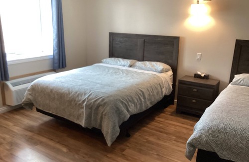 Wawa Hotel | Lakeview Hotel