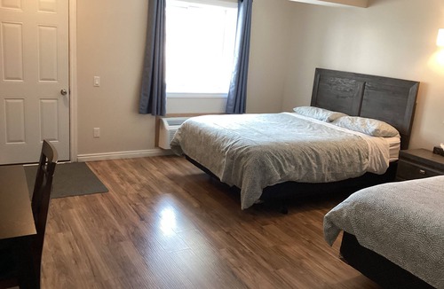 Wawa Hotel | Lakeview Hotel