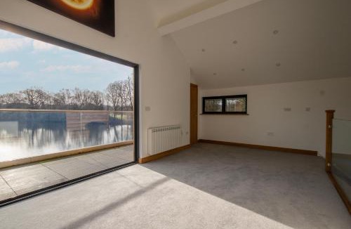 Worth Ski Chalet | Lakeview House