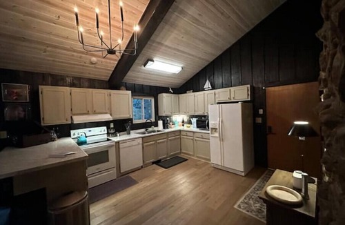 Fairfield Bay House | Lakeview House