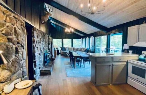 Fairfield Bay House | Lakeview House