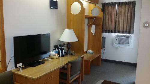 Blind River Hotel | Lakeview Inn