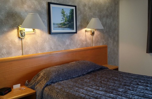 Blind River Hotel | Lakeview Inn