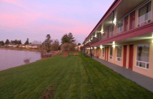 Centralia Hotel | Lakeview Inn Centralia