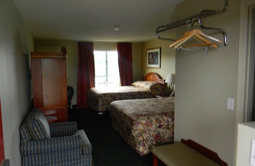 Centralia Hotel | Lakeview Inn Centralia