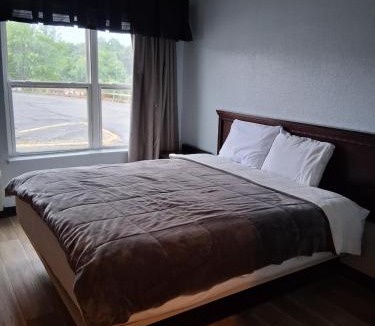 Lake St Louis Hotel | Lakeview Inn