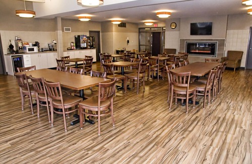 Brandon Hotel | Lakeview Inns & Suites - Brandon