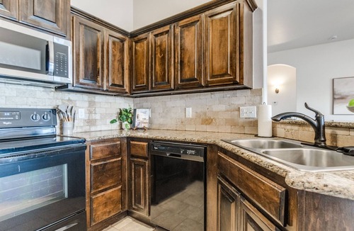 Moore House | Lakeview Landing – A Place to Feel at Home