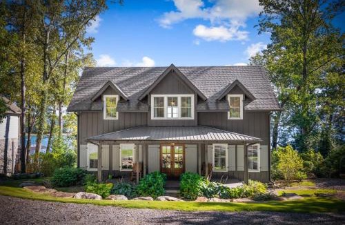 Morganton House | Lakeview Landing