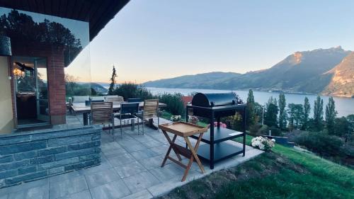 Krattigen House | Lakeview Little House