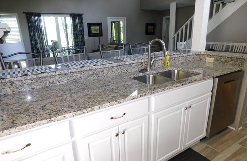 Lake of the Ozarks House | "Lakeview Lodge" at Tan Tar A with Hot Tub!