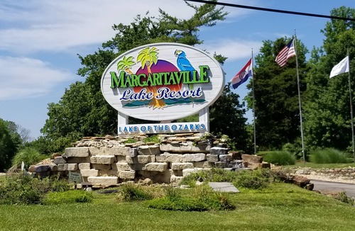 Lake of the Ozarks House | "Lakeview Lodge" at Tan Tar A with Hot Tub!