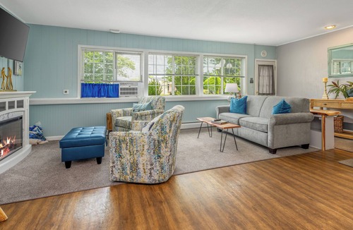 Escanaba Apartment | Lakeview Lodge