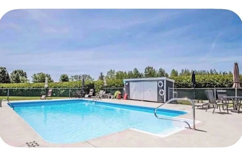 Magog Condo | LAKEVIEW LOFT WITH HEATED POOL