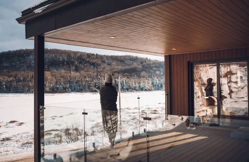 Les Pays-d'en-Haut Regional County Municipality Ski Chalet | Lakeview Luxury Cottage w/Private Spa