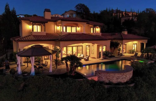 El Dorado Hills Villa | Lakeview Luxury: Pool—Spa—Fire Pit + 7BR Villa