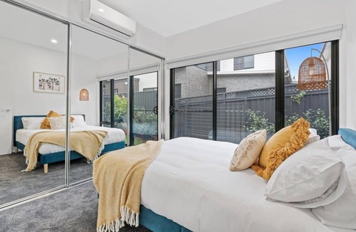 Speers Point House | Lakeview Luxury - Work from home spaces