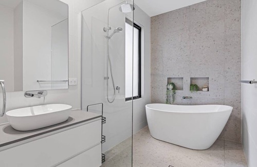 Speers Point House | Lakeview Luxury - Work from home spaces