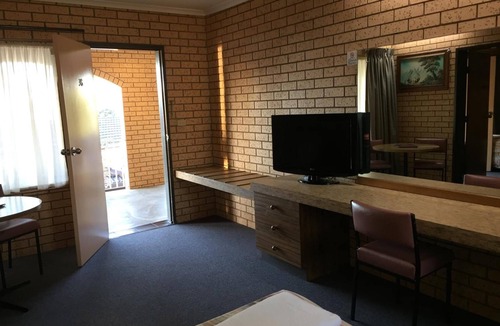 Yarrawonga Hotel | Lakeview Motel