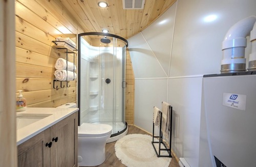 Haliburton Hotel | Lakeview Motel