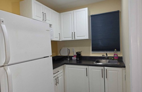 Kincardine Hotel | Lakeview Motel
