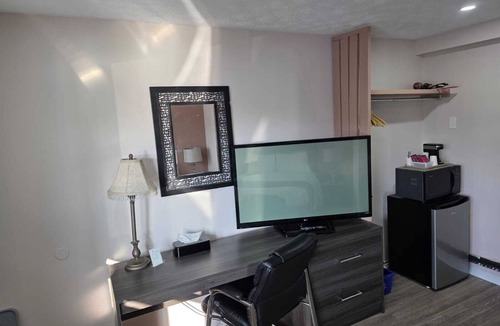 Kincardine Hotel | Lakeview Motel