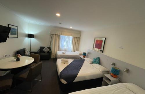 Belmont South Hotel | Lakeview Motor Inn