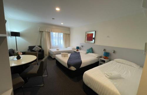 Belmont South Hotel | Lakeview Motor Inn