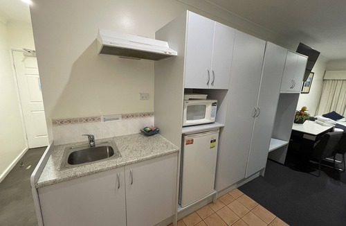 Belmont South Hotel | Lakeview Motor Inn